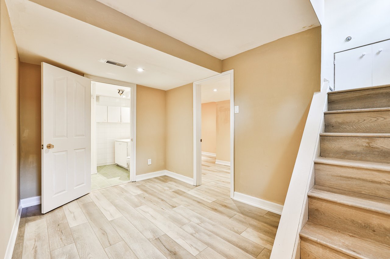 2063 Hixon Street, Oakville