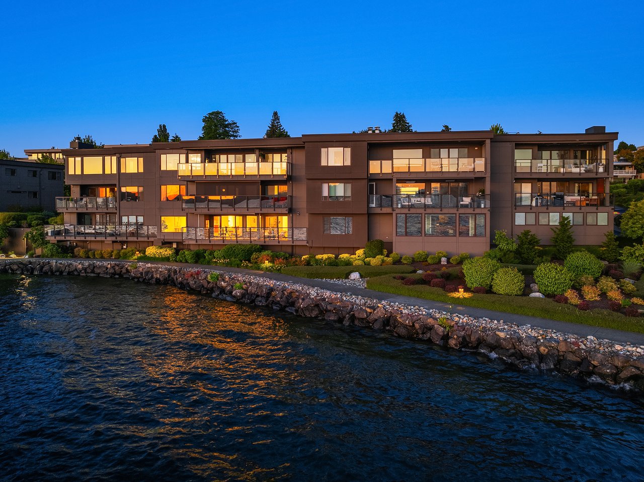 827 Lake Street S Unit: 208