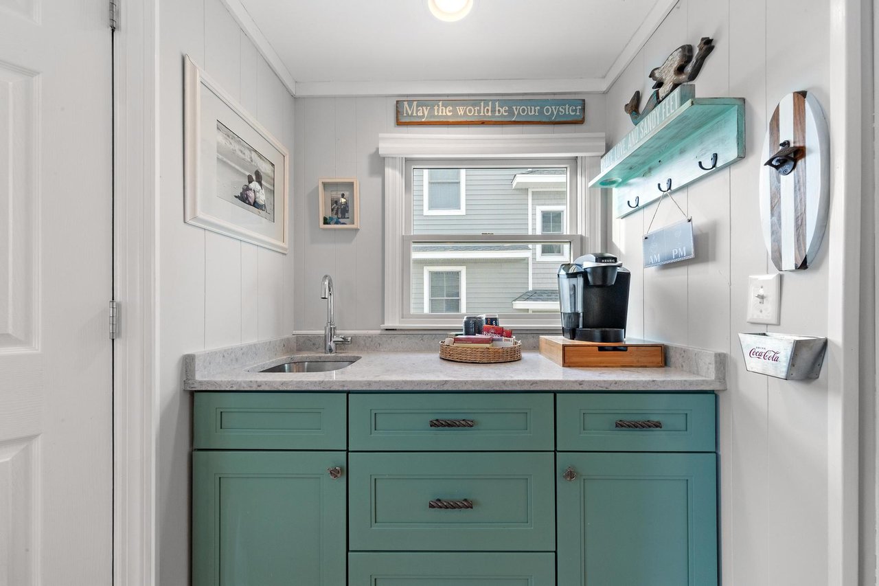 216 Taylor Ave, 1st Floor Unit