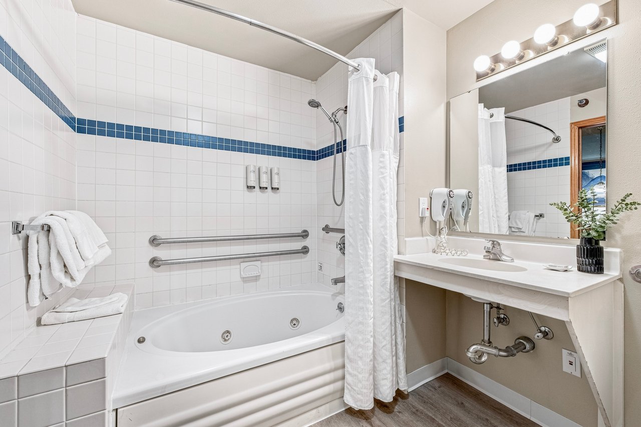 111 Center St. Unit 235 
