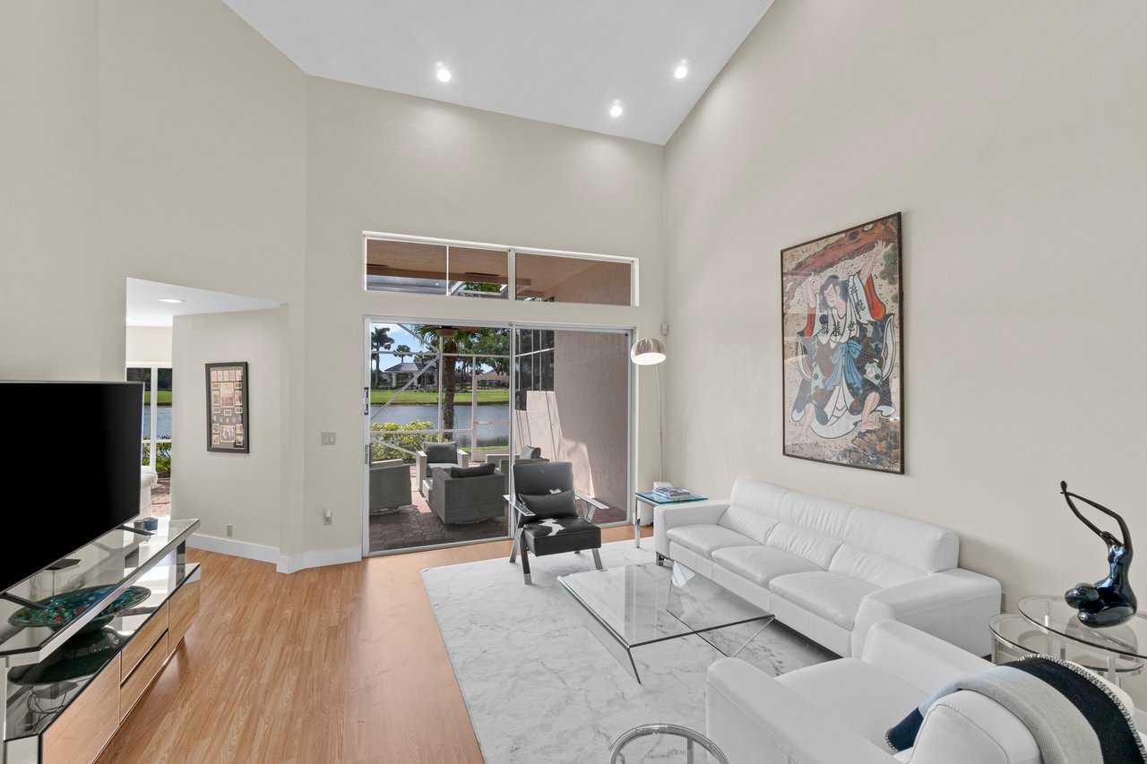 5058 Windsor Parke Dr