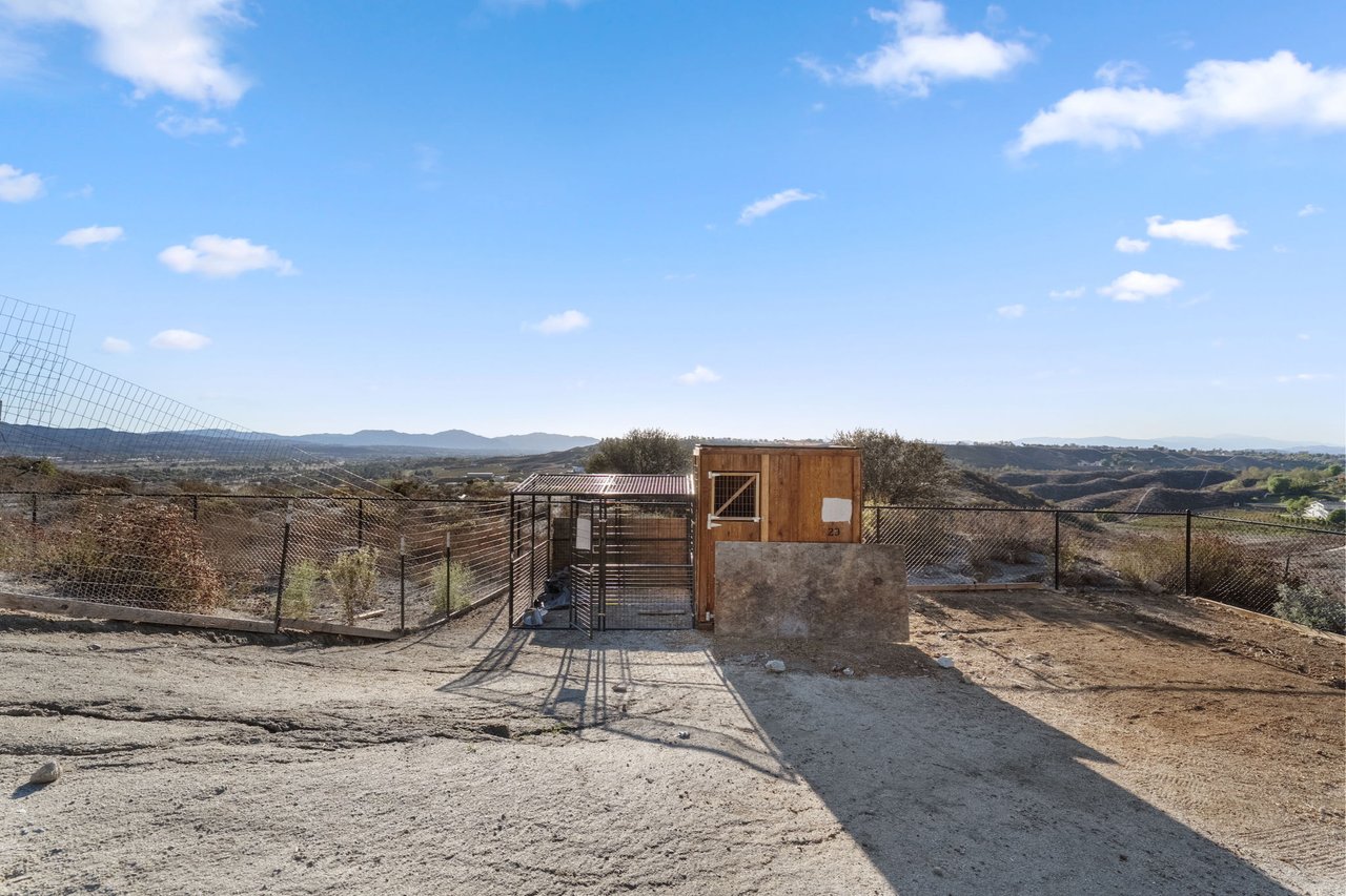 41950 Calle La Escondida