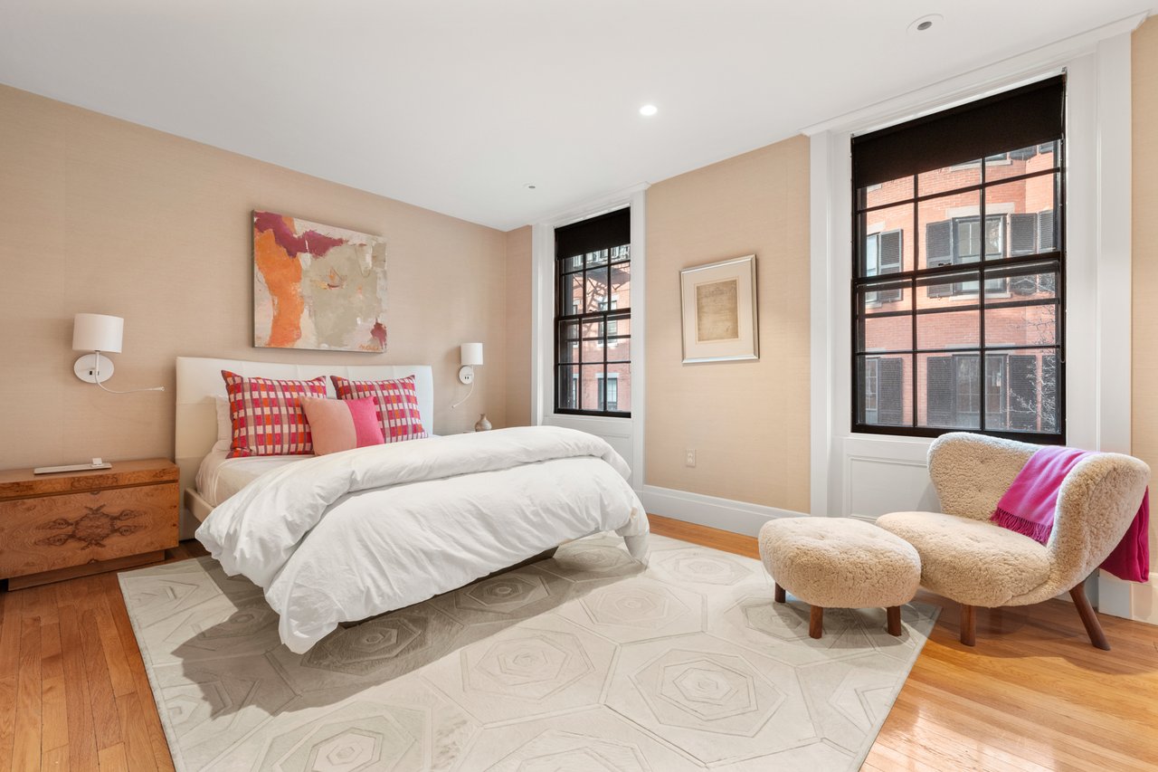 82 Pinckney Street, A