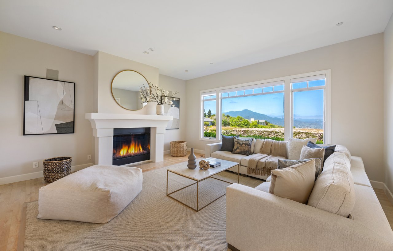 Sweeping Views Across the Bay