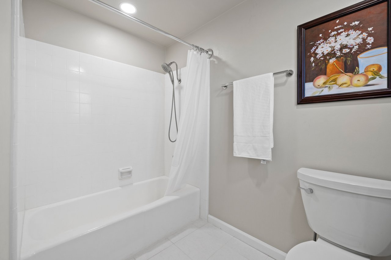 21212 Binghampton Cir