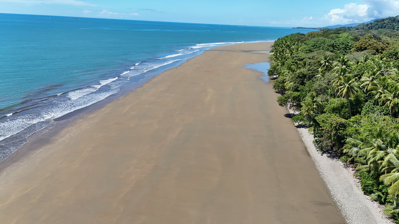 “Private Beach Community | 1,708 m² Build-Ready Lot in Ballena”
