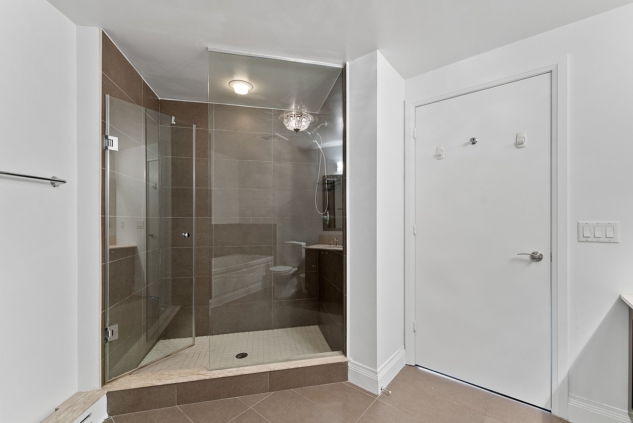 2191 Yonge Street Unit: L7