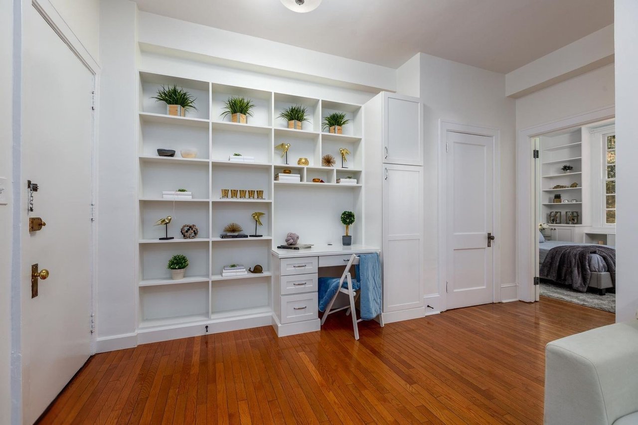 3039 Macomb St NW, Unit 18