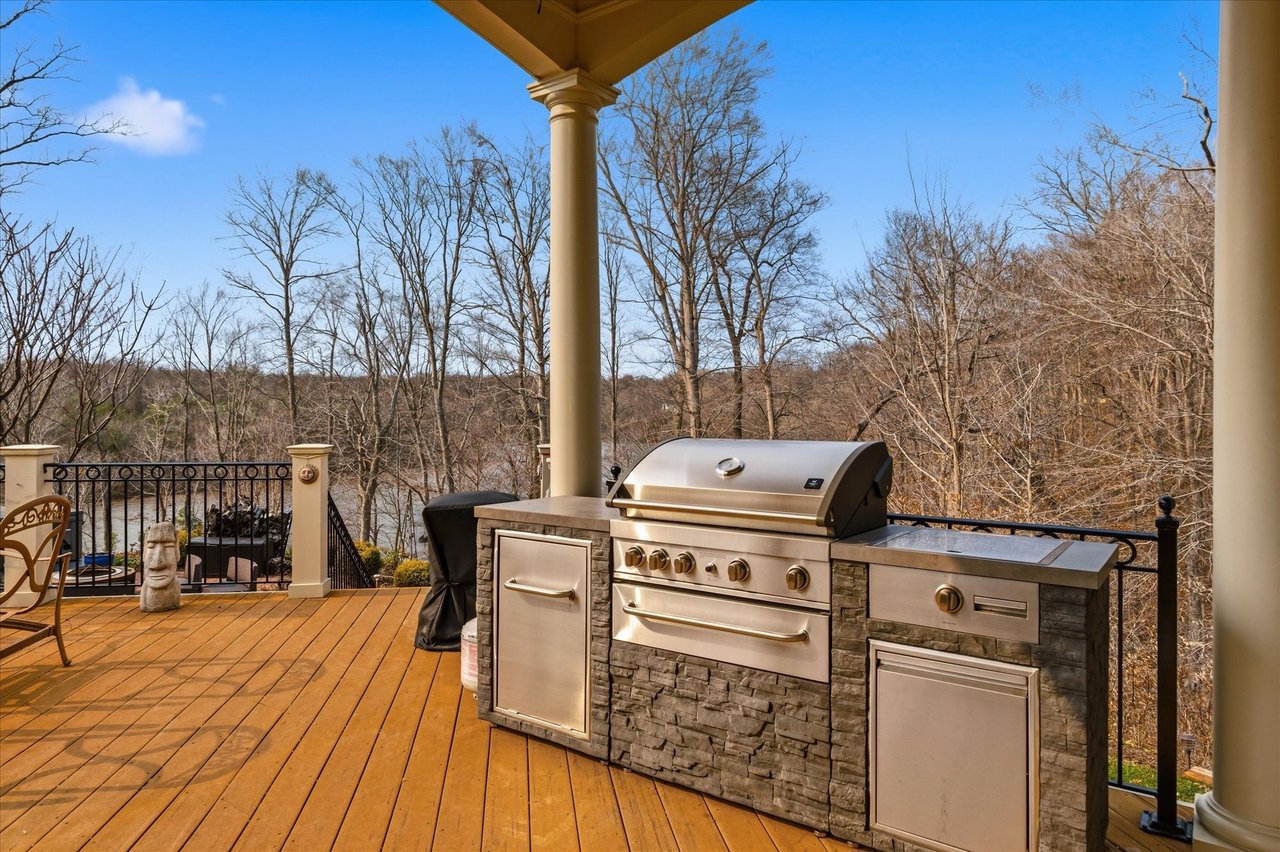 10036 Lake Occoquan Dr