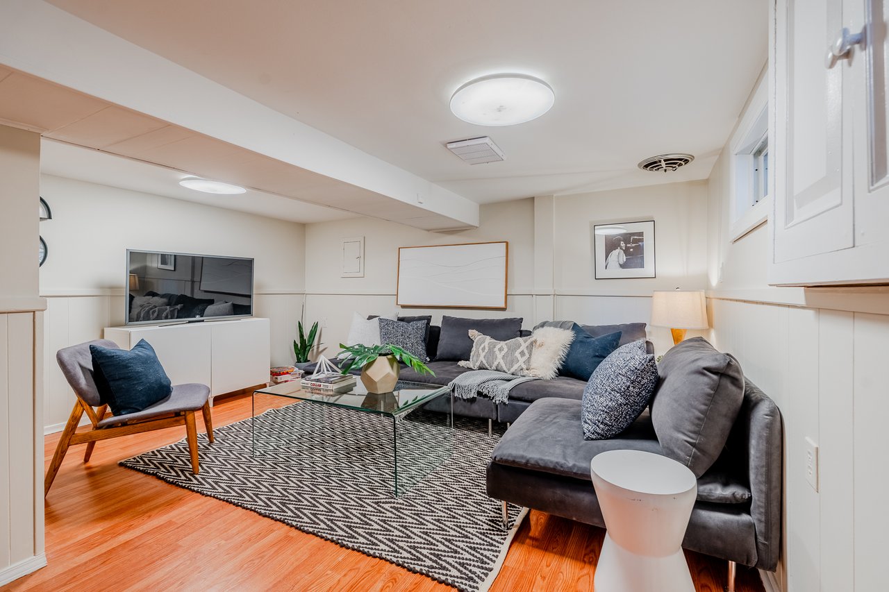 6 Inwood Ave