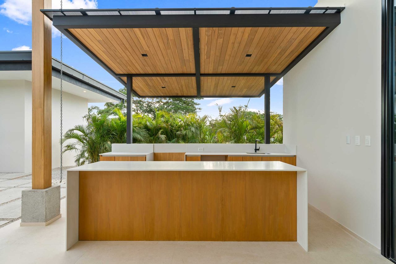 Casa Everly | Luxurious 5-Bedroom Tropical Sanctuary in Hacienda Pinilla, Costa Rica