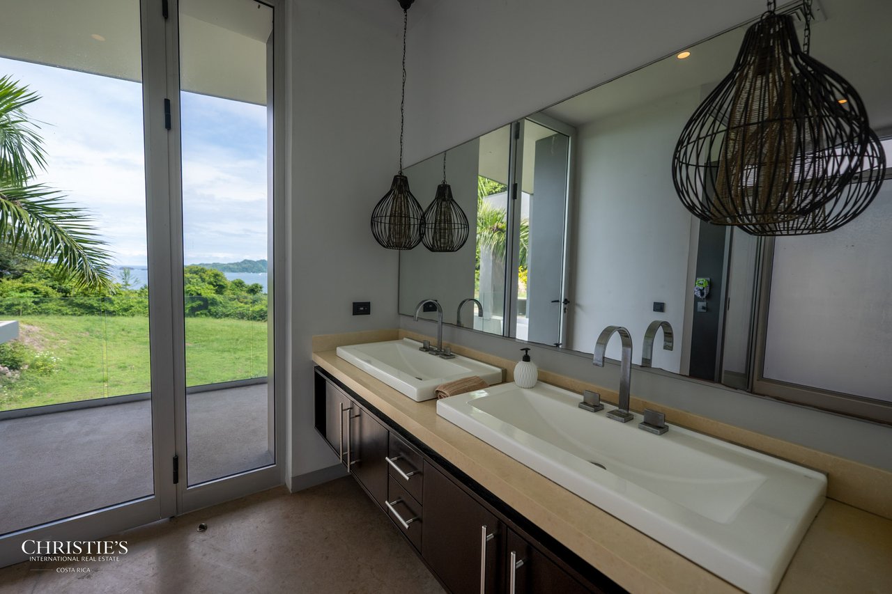 Contemporary Isla Tortuga View Home Steps from Playa Organos