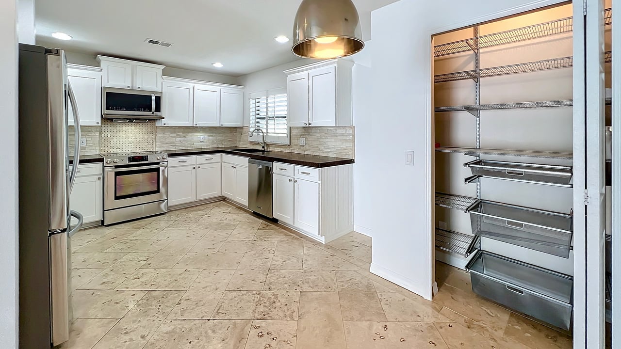 Luxury Lakefront Winter Park Condominium for Lease