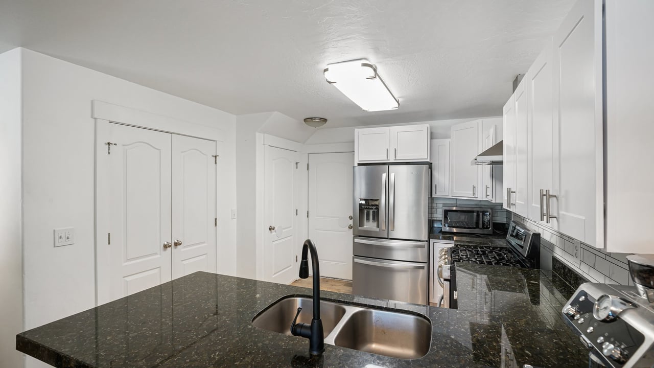 4475 S Lochnivar