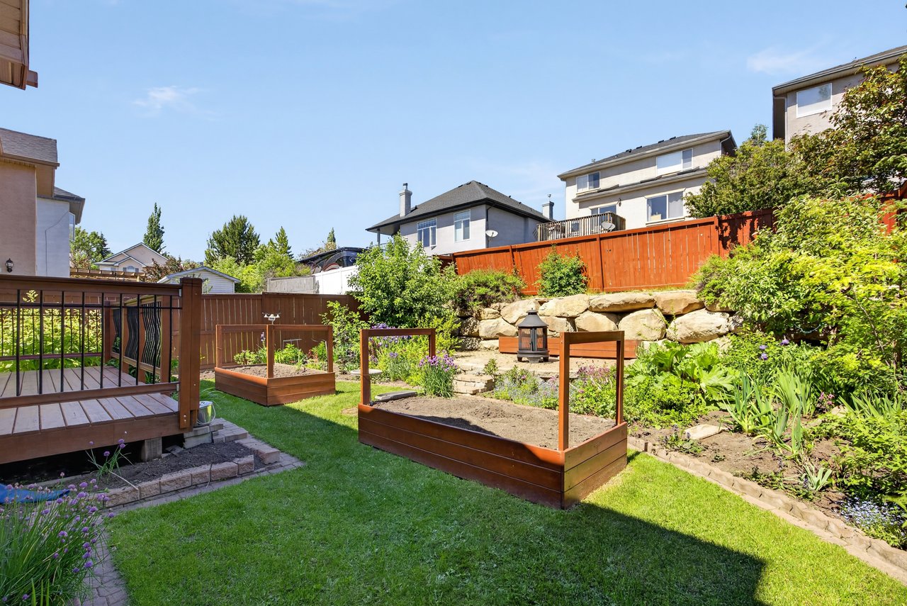 139 Tuscany Ridge Close NW