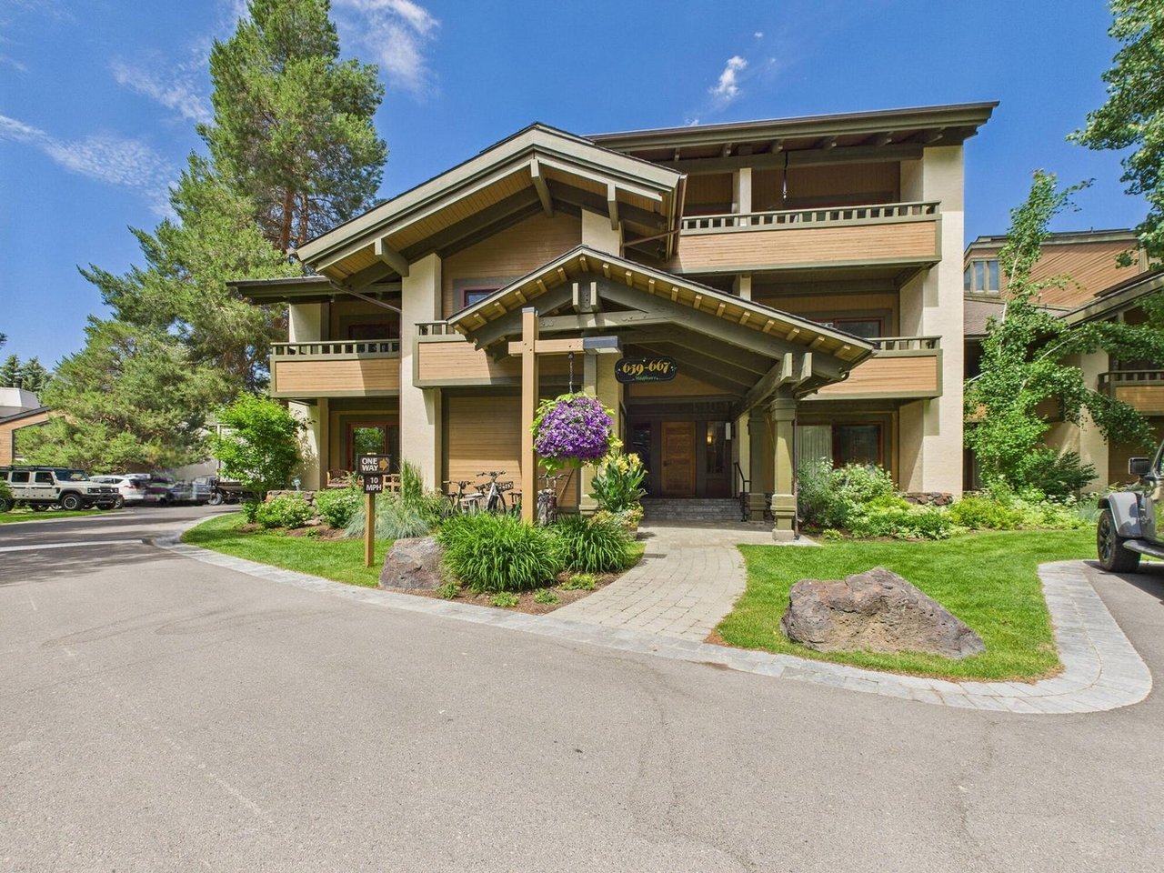 662 WILDFLOWER CONDO Dr