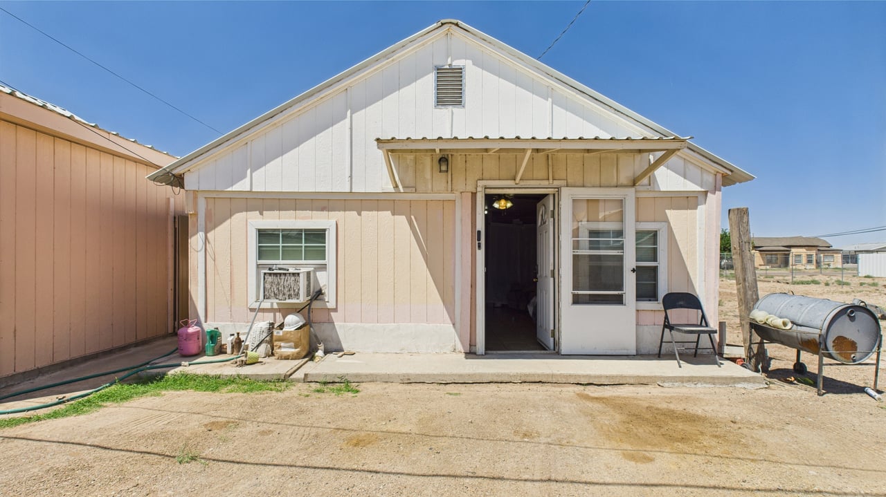 1017 W 5th