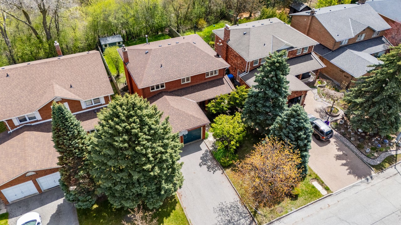 51 Sanderson Crescent