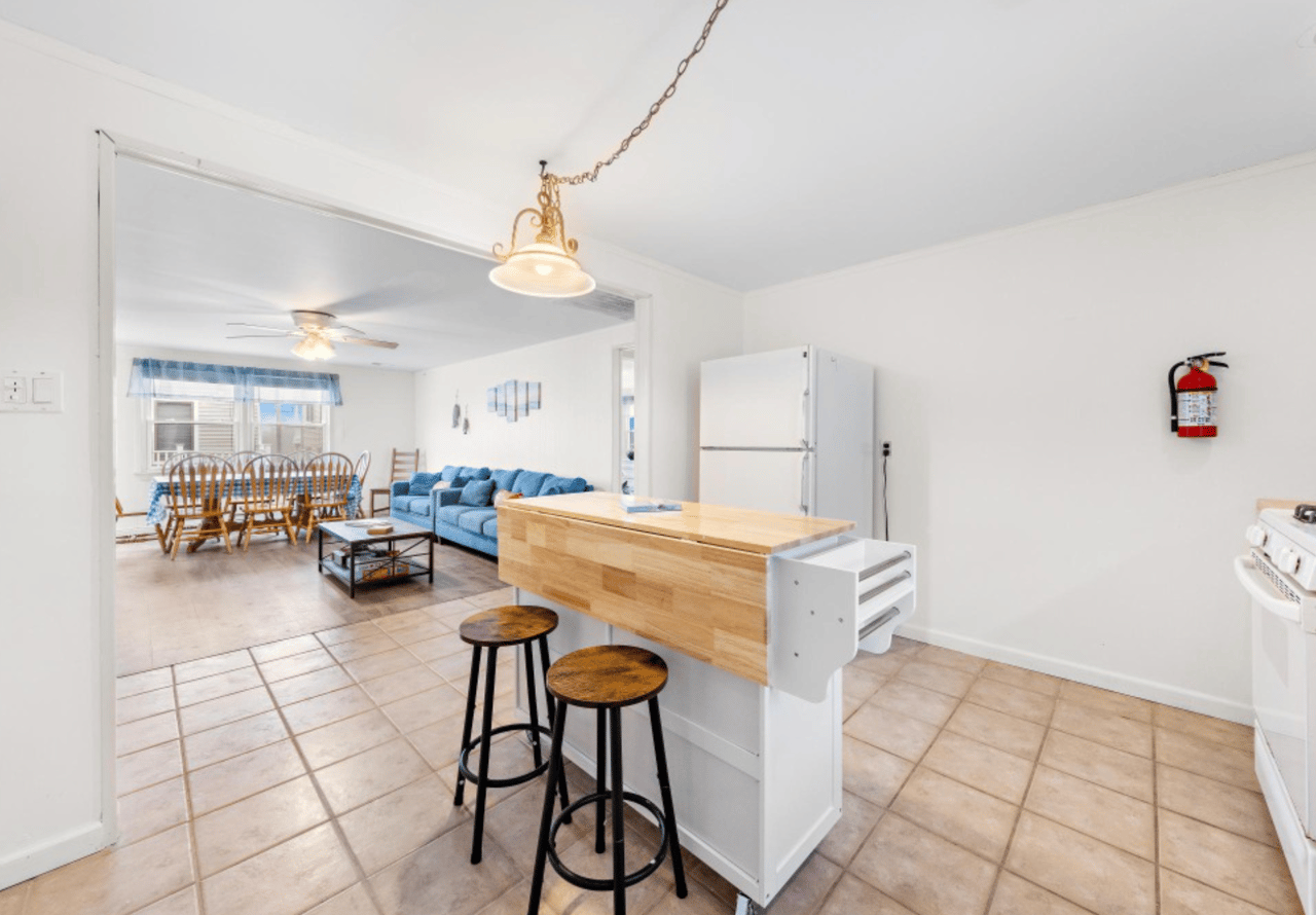 18 E Dupont Ave, Brant Beach (Top Floor)