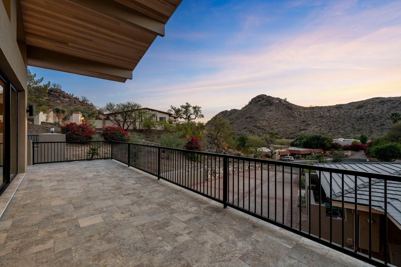 3500 E LINCOLN Drive 26