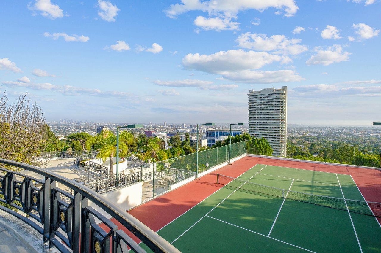 1235 Sierra Alta Way