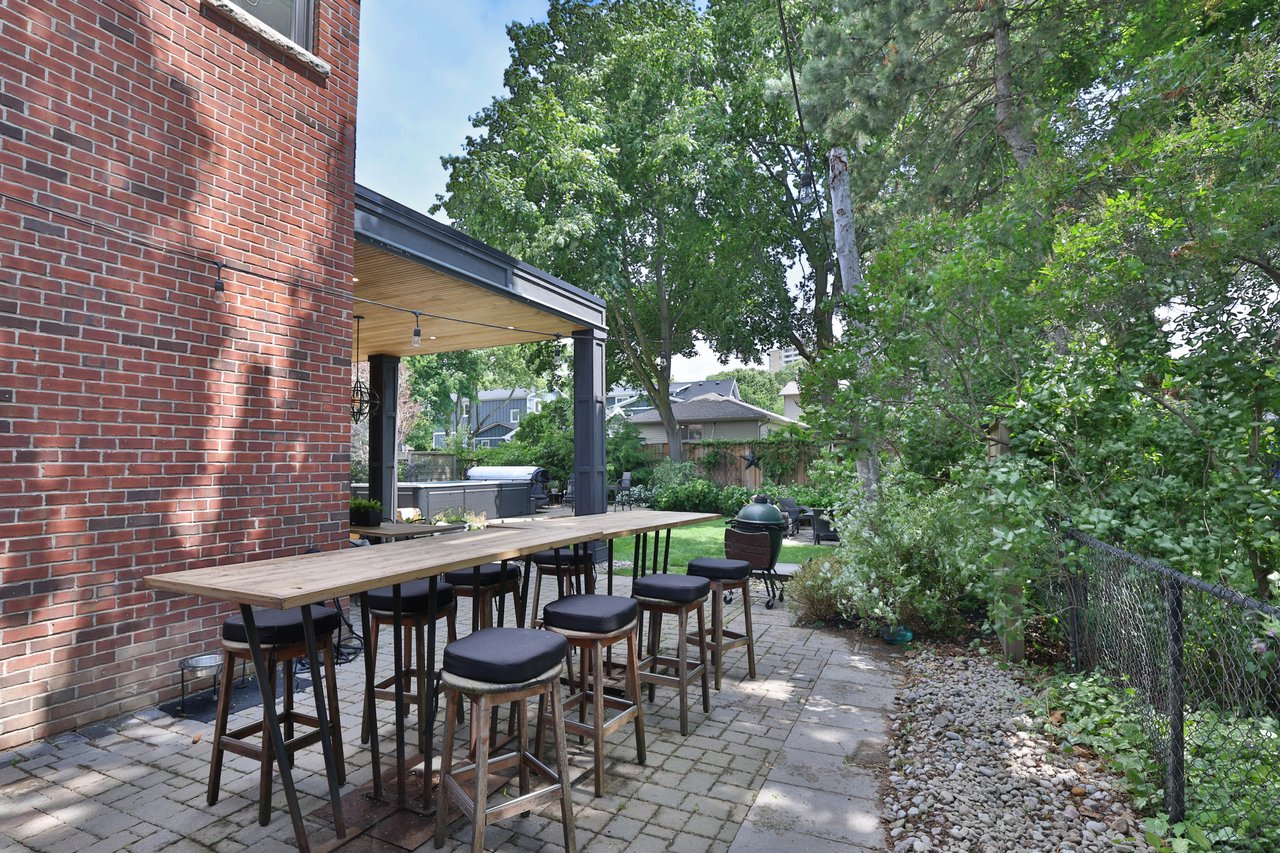 43 Mississauga Road S
