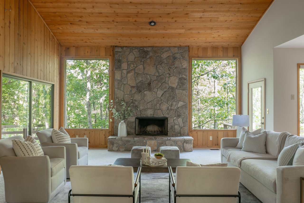 375 N Peak Drive