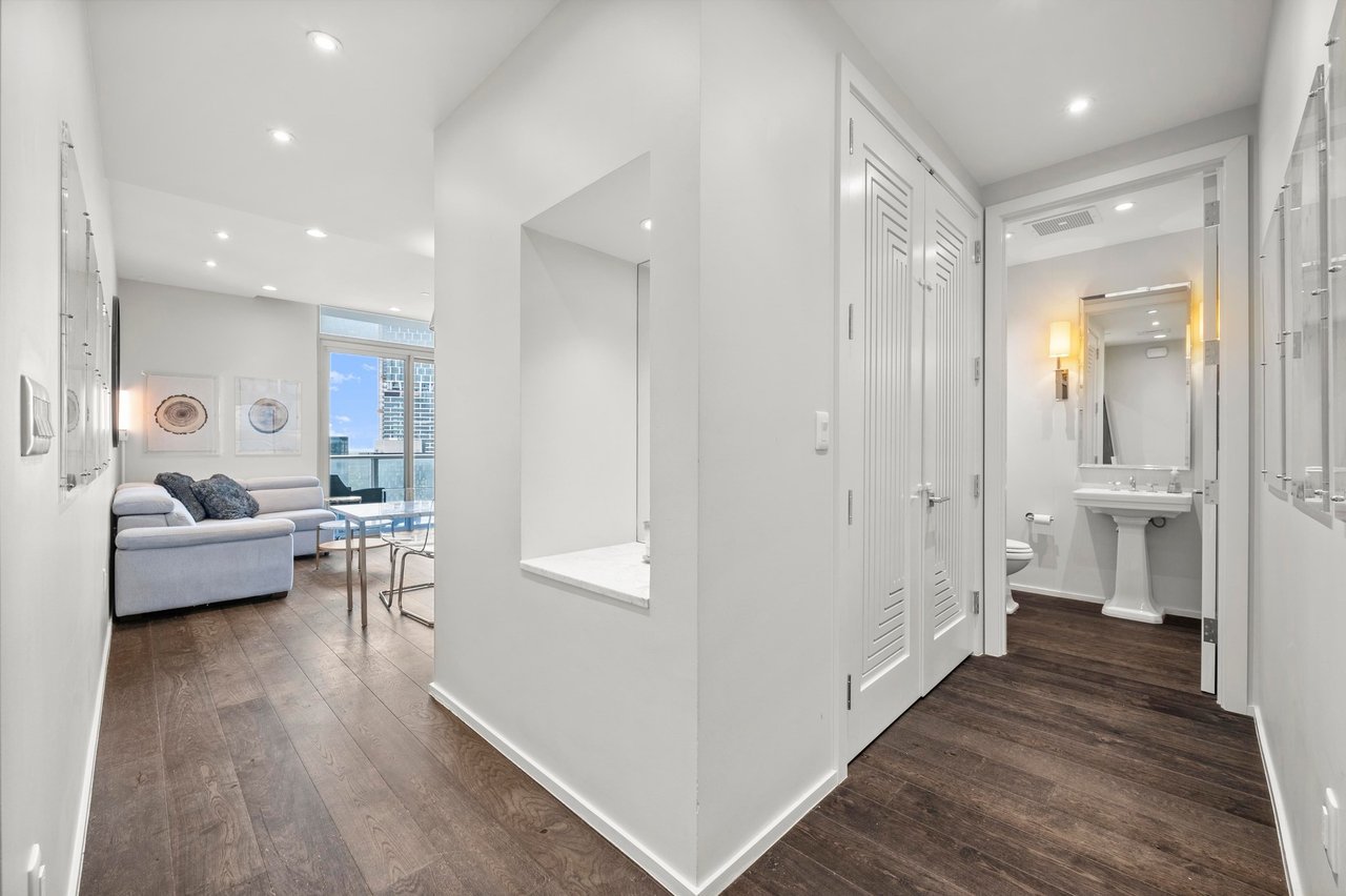 200 Congress Ave #33BB