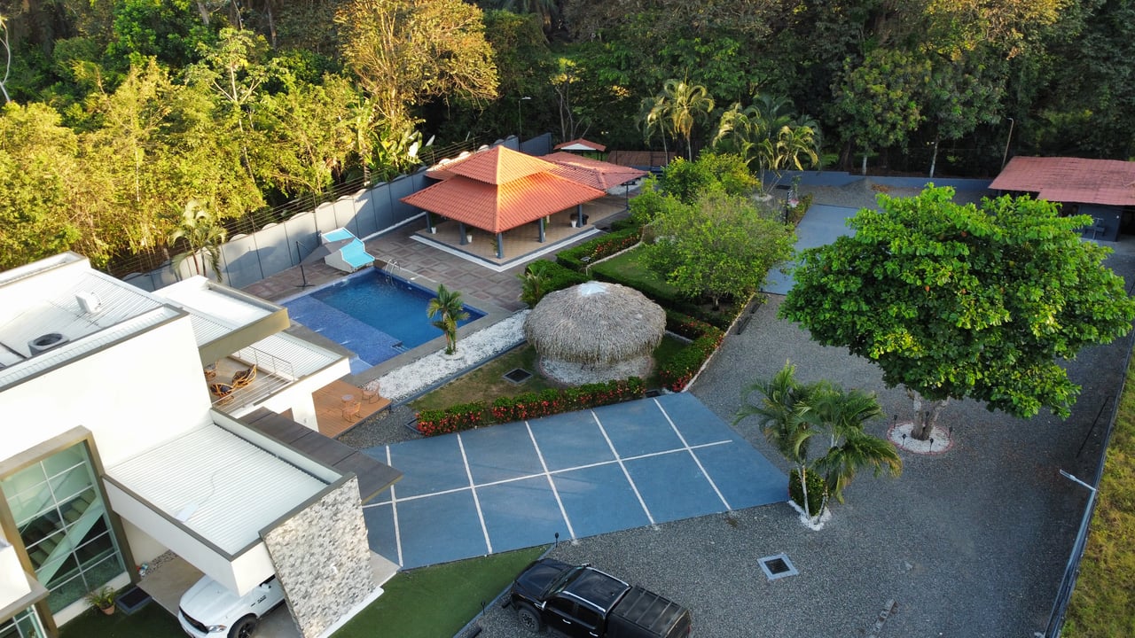 Beautiful house in Residencial Palmas del Sol | Tranquility and style