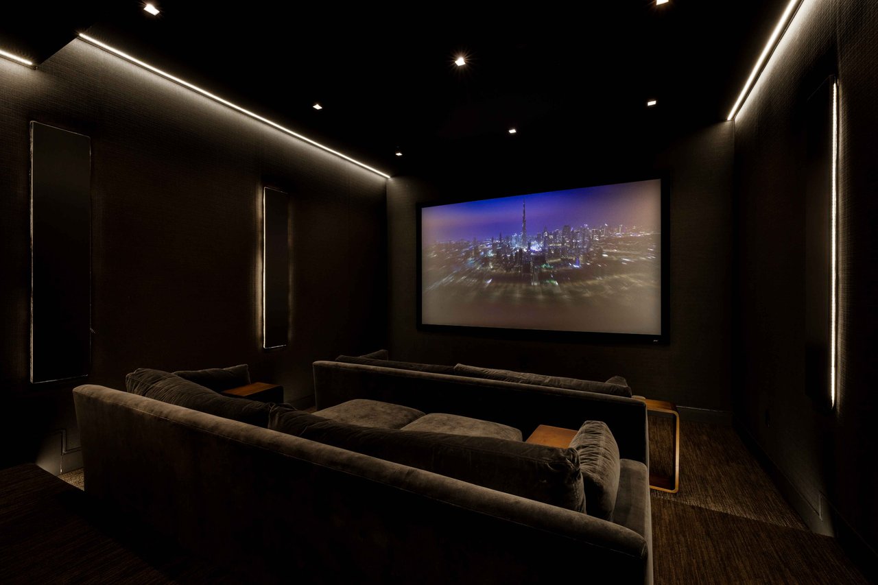 815 N Tigertail Rd, Brentwood