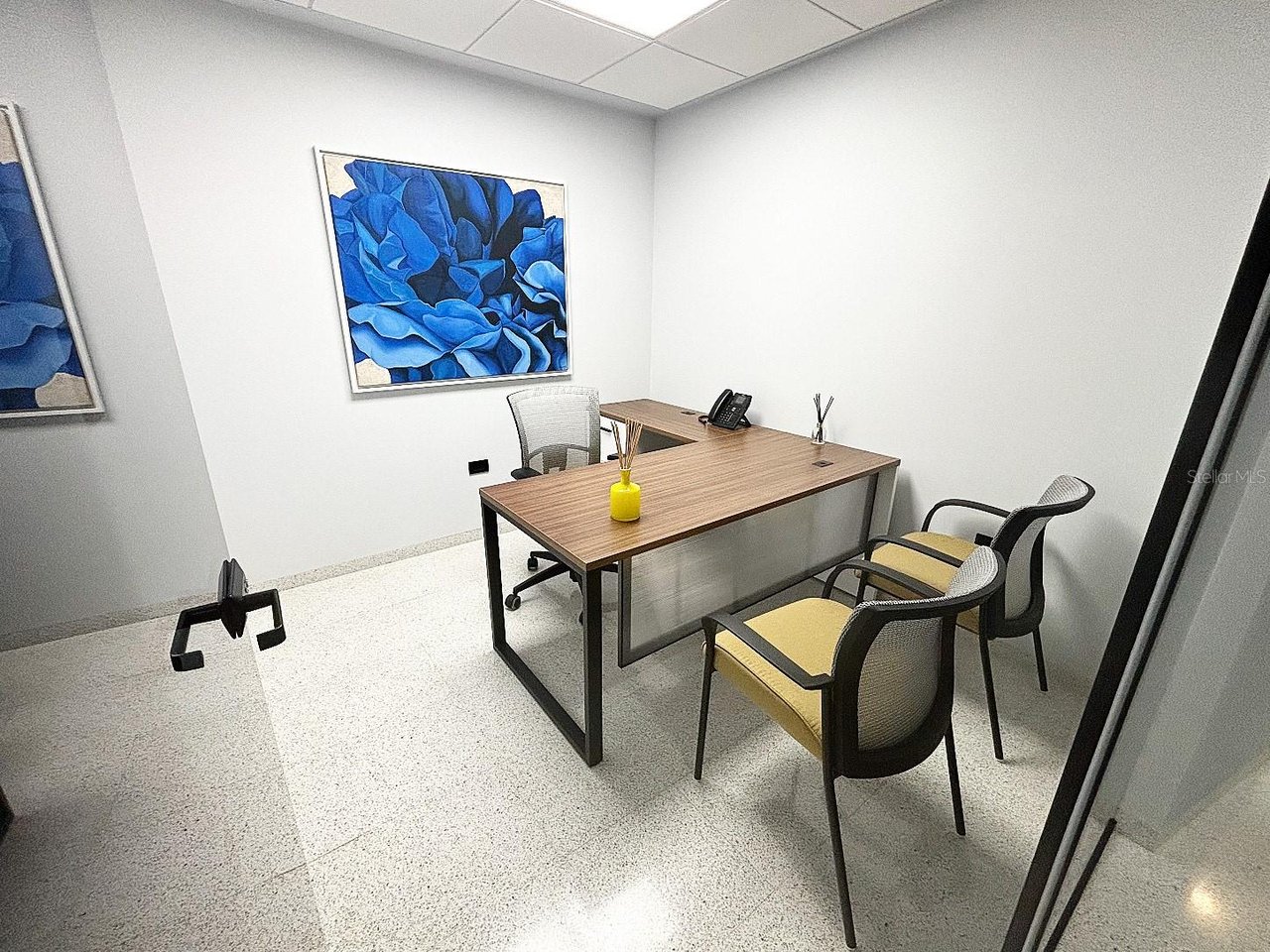 701 Av. de la Constitución