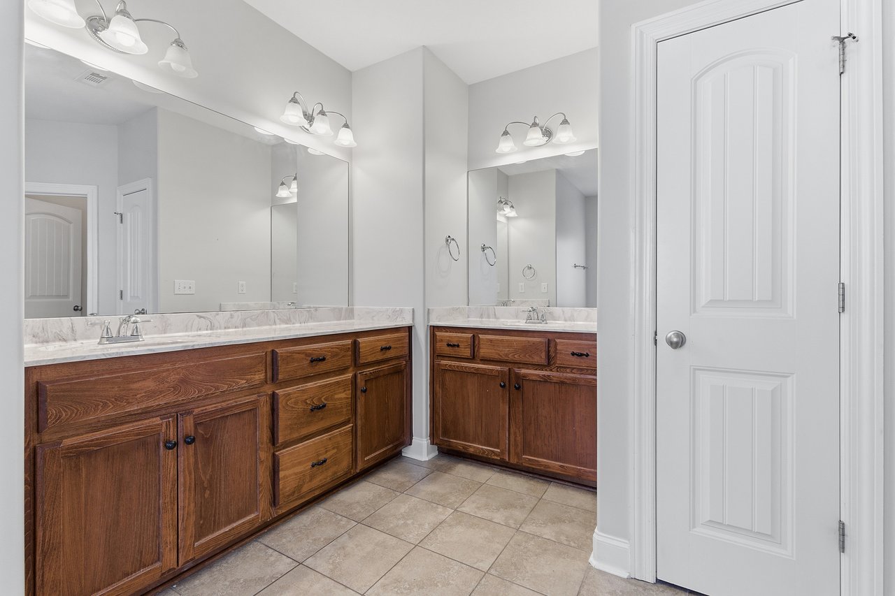 Beautiful 4 Bed 4 Bath Home in Owens Cross Roads!