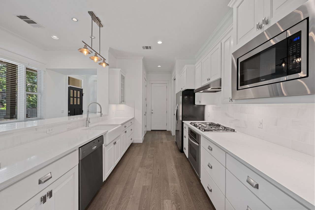 1403 W 12th Street #B