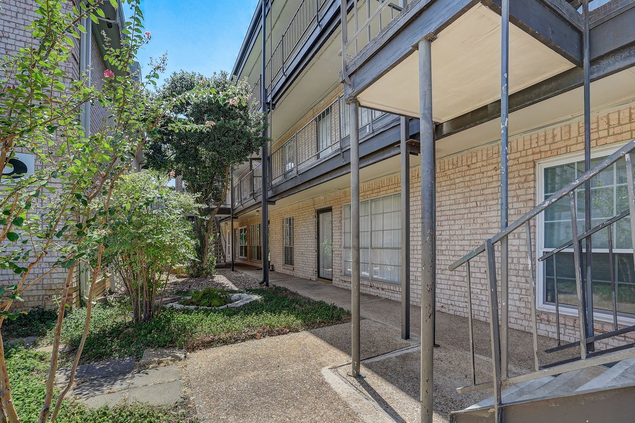 2425 Ashdale Dr #24, Austin, Texas 78757