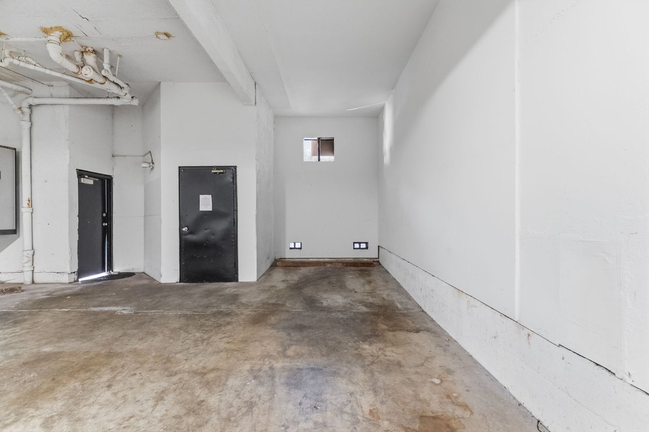 423 Waller St #8