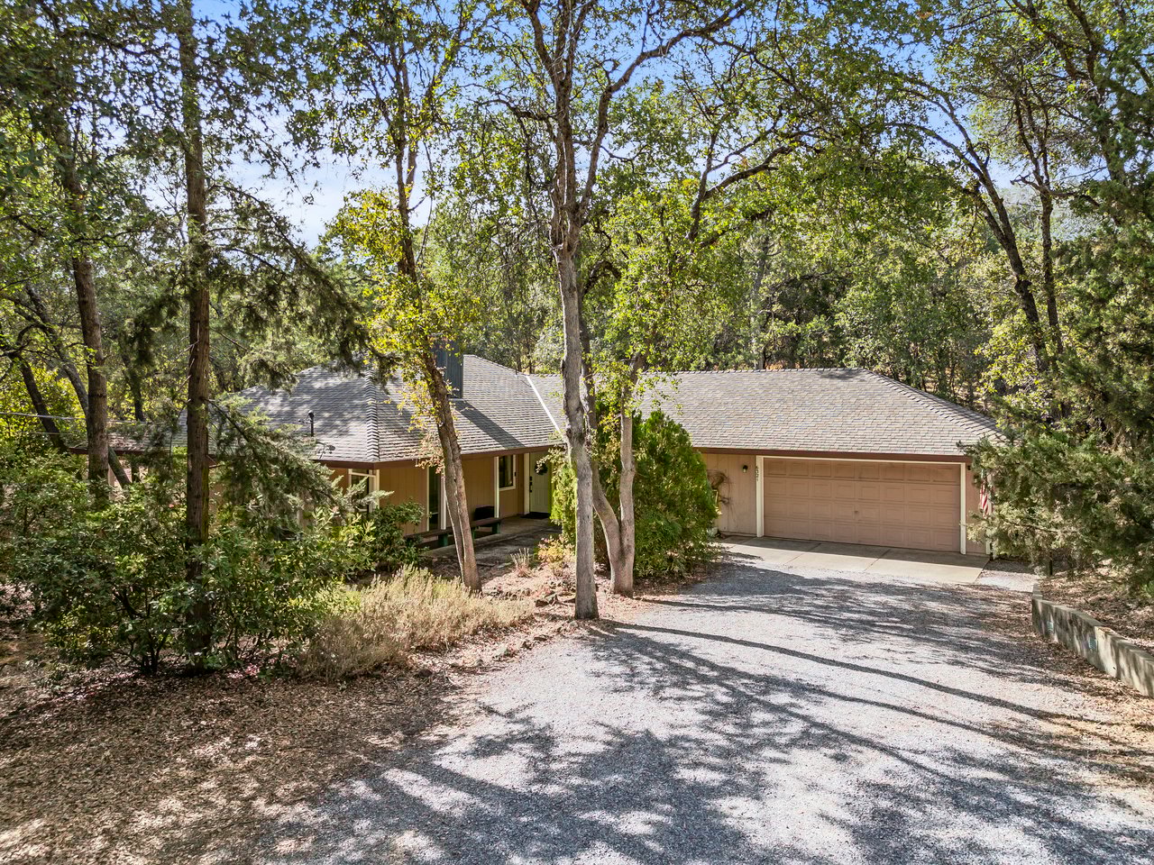 6321 Zamora Dr