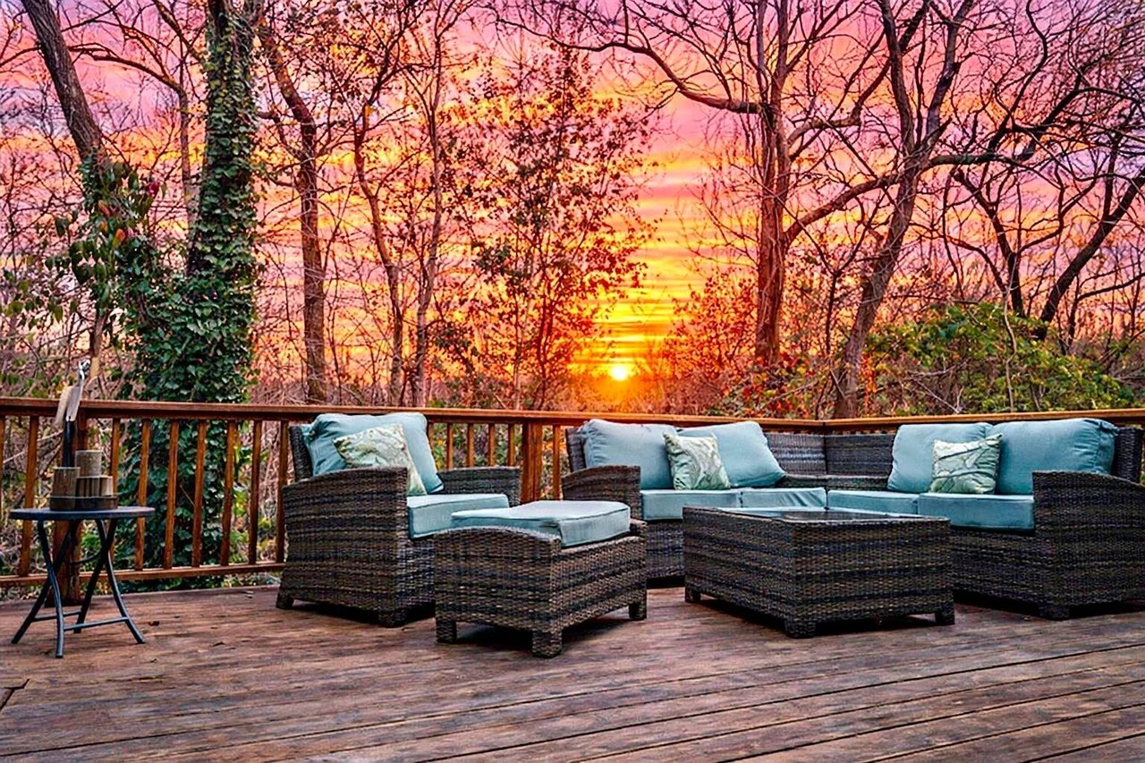 9135 Parlor Dr