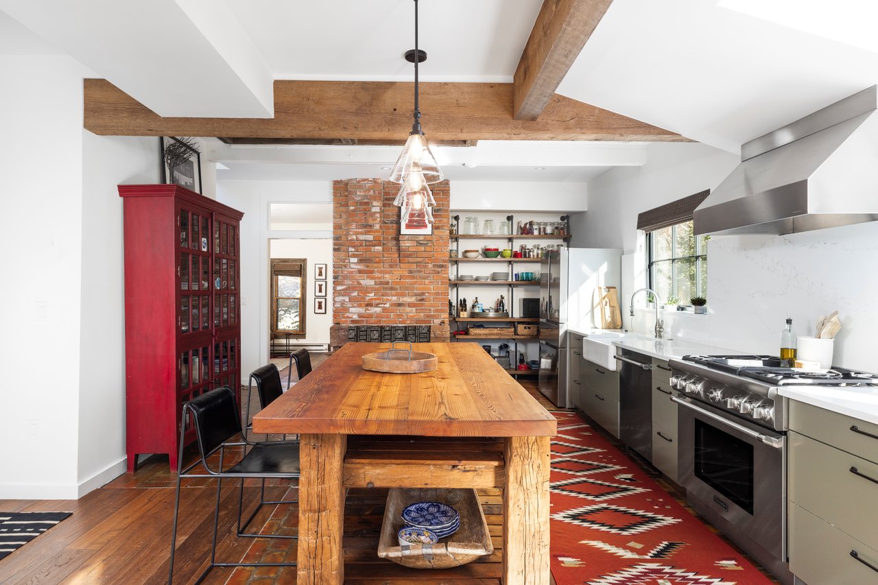 1830 Mapleton Avenue