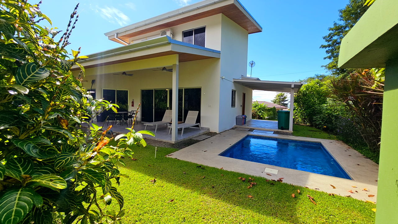 Charming Villa with Modern Amenities, Pool, and Prime Location