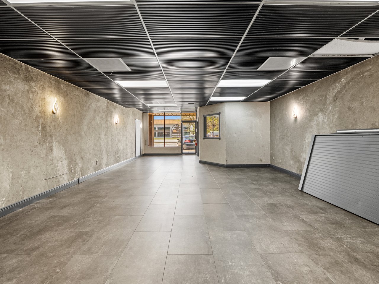 2715 N Harbor City Blvd