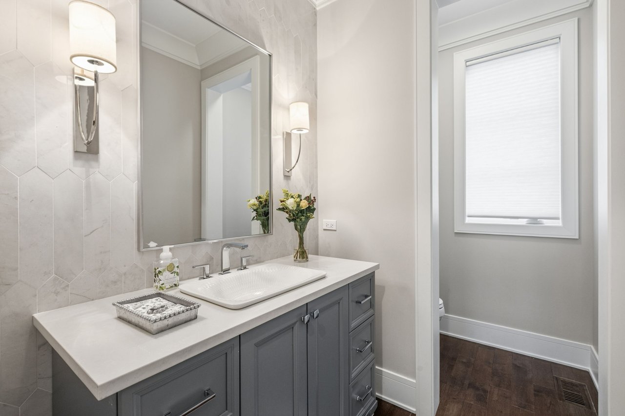 618 Buckingham Place