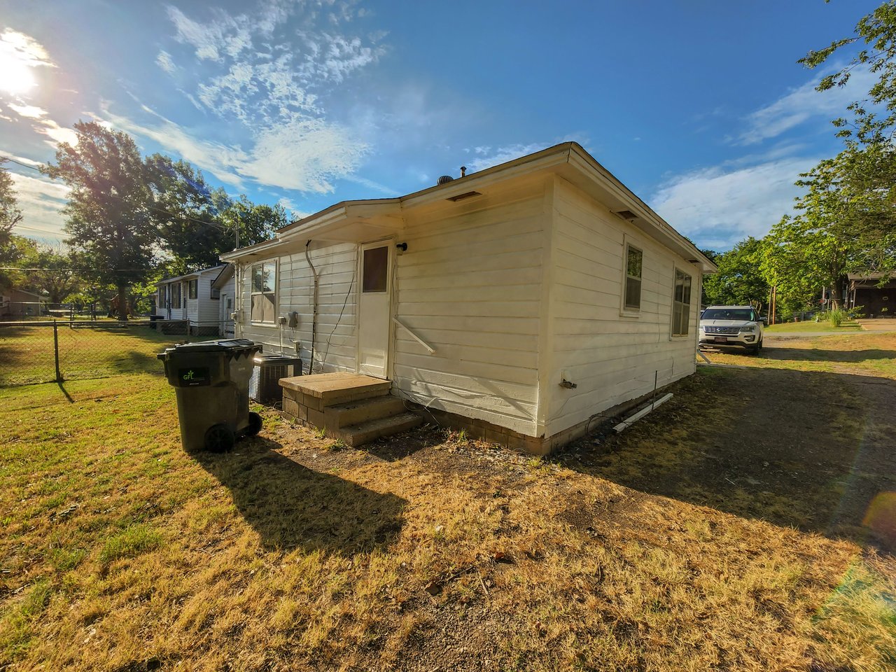 617 W Maple St.