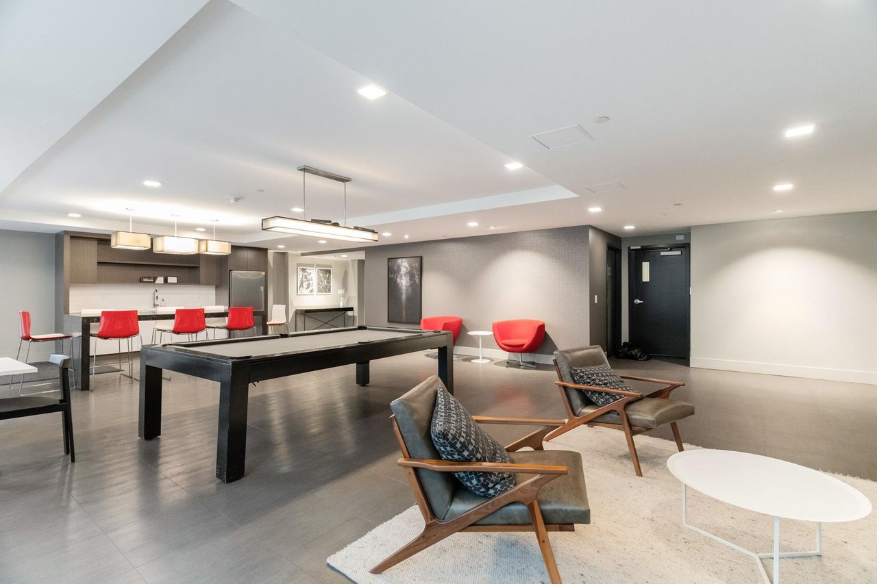 209 E 7th Ave, #302