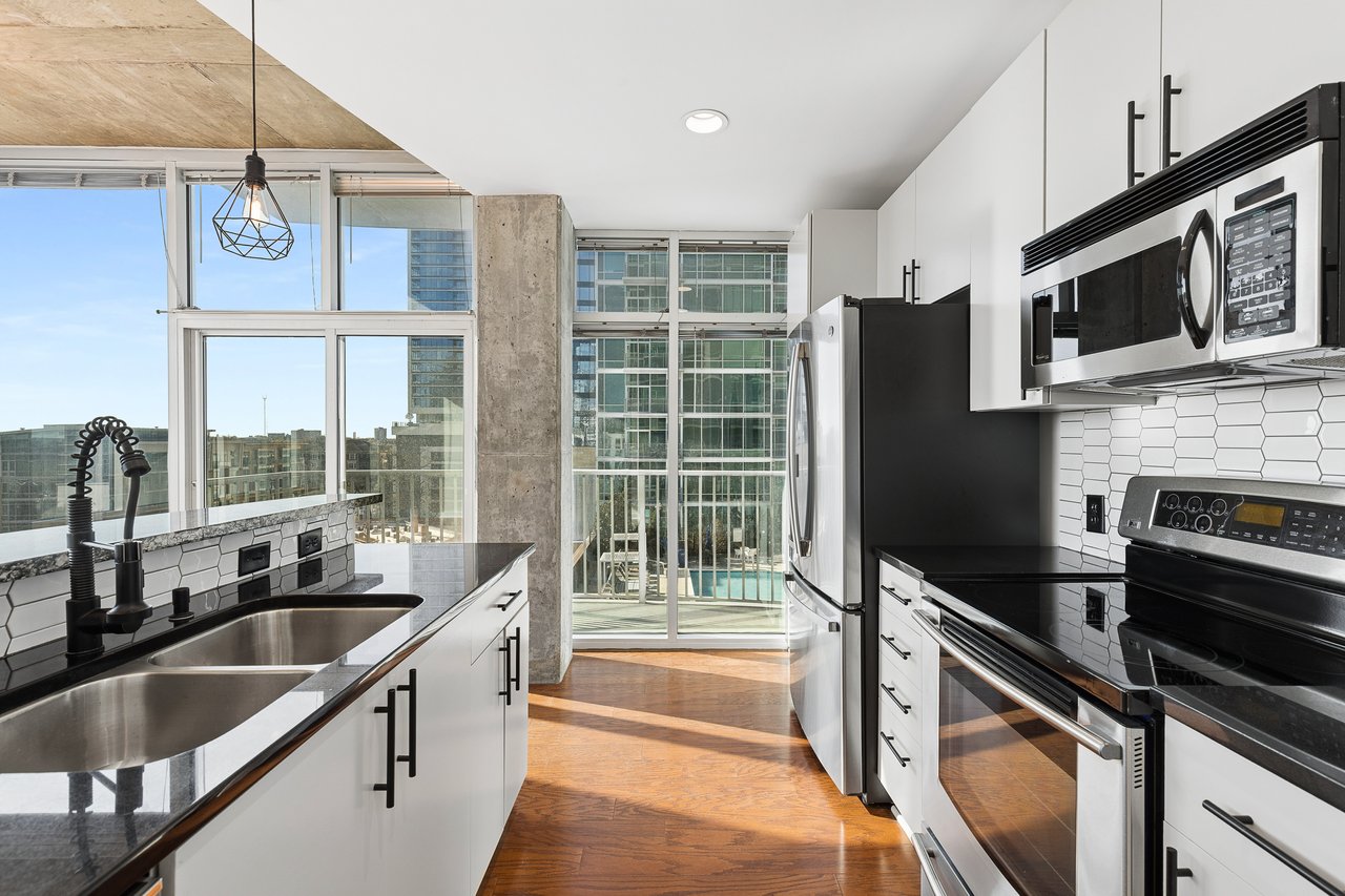 943 Peachtree Street NE Unit 913