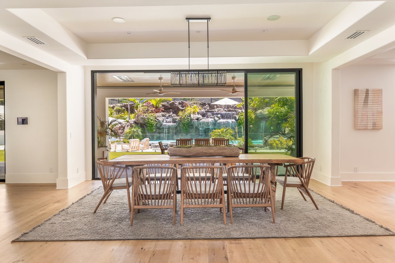 4322 Hayvenhurst Ave, Encino