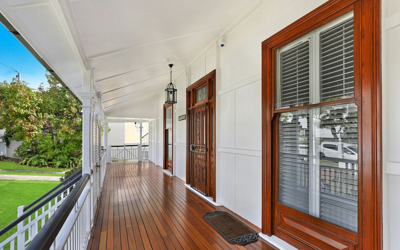 Outdoor Deck Materials: 4 Popular Options