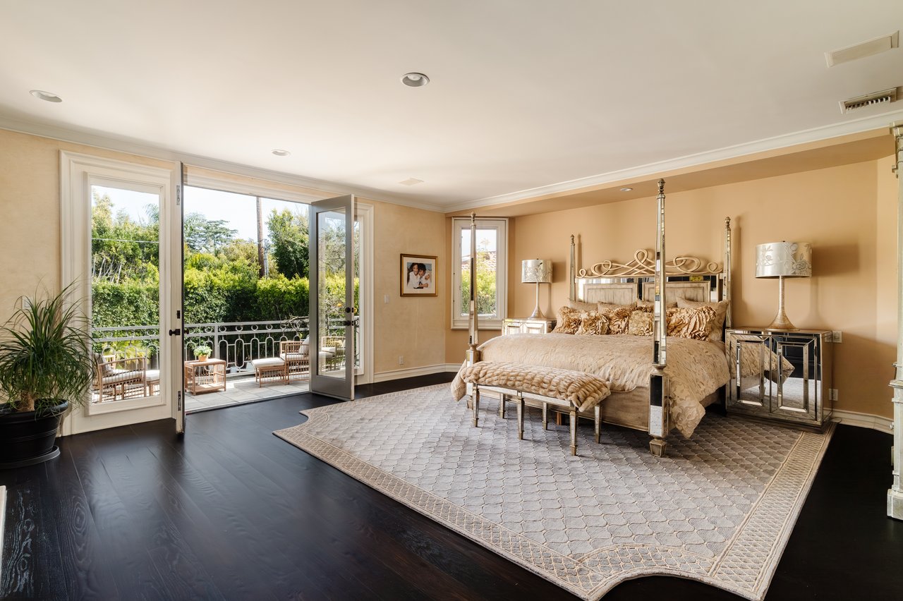 1202 San Vicente Blvd