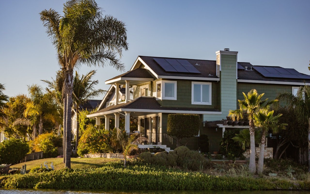 6 Savvy Tips for Selling Your Luxury Home
