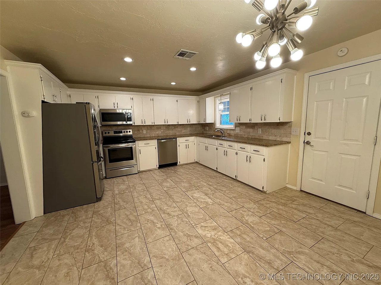116 SW 5th St