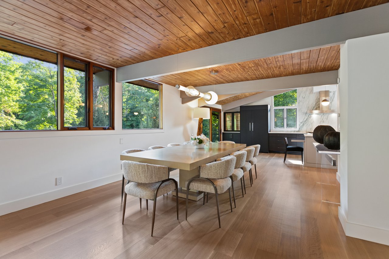 21 Black Spring Road